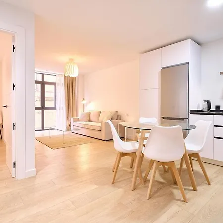 Universitas Centro By Keyhom Apartment
